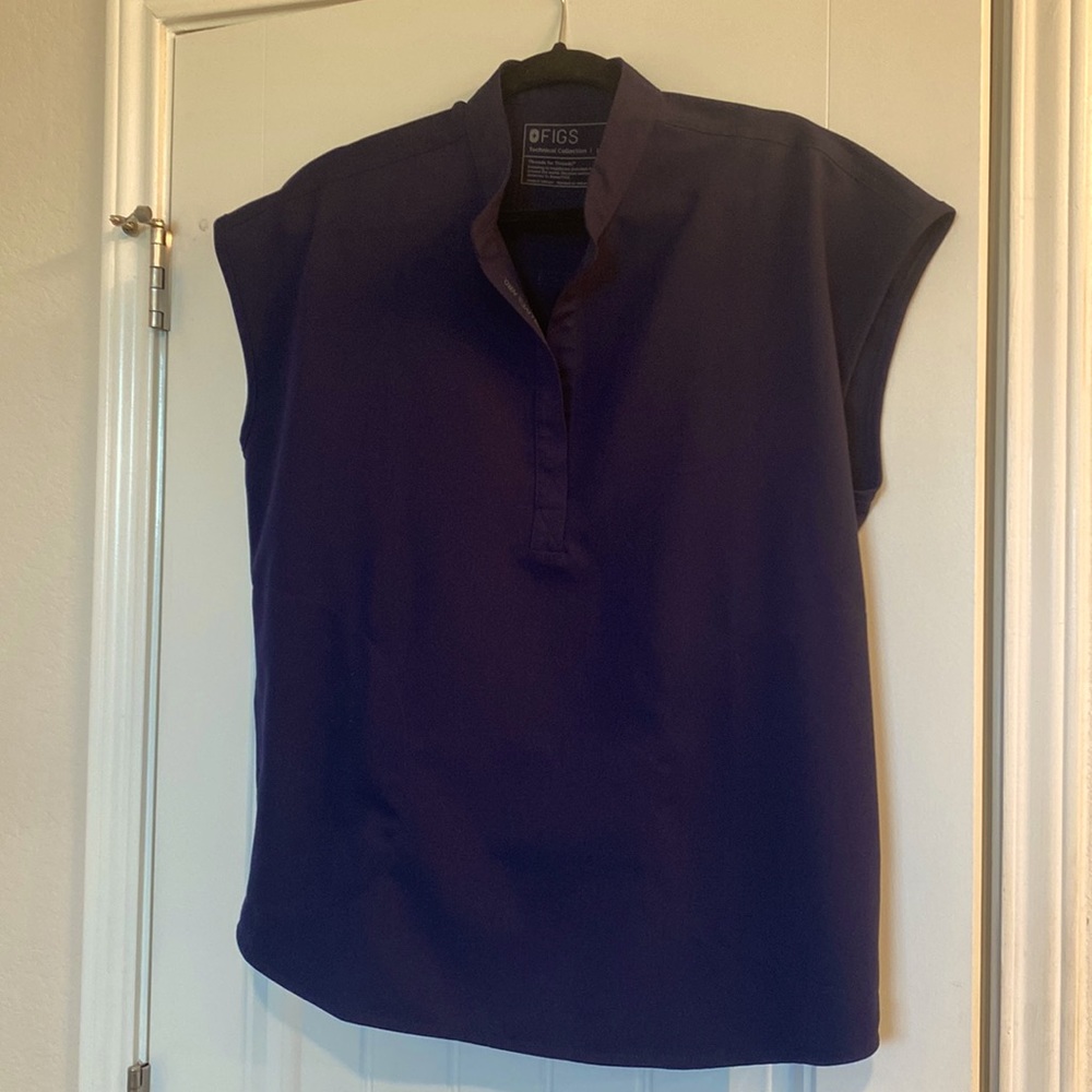 FIGS scrub top